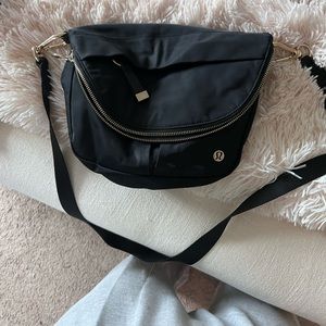 Lulu lemon cross body bag